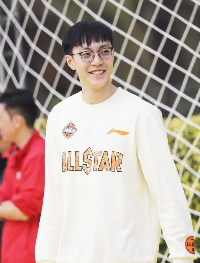 广州男篮再次取得胜利，积极向前进步势不可挡的简单介绍